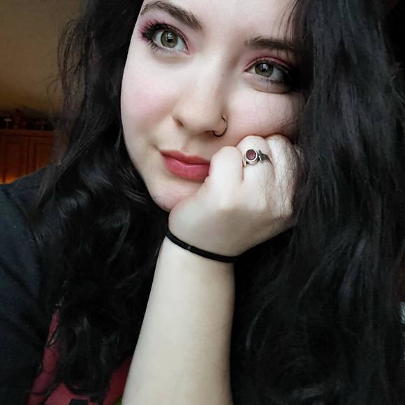 Meet your Posher, Maddie - Picture 1 of 1